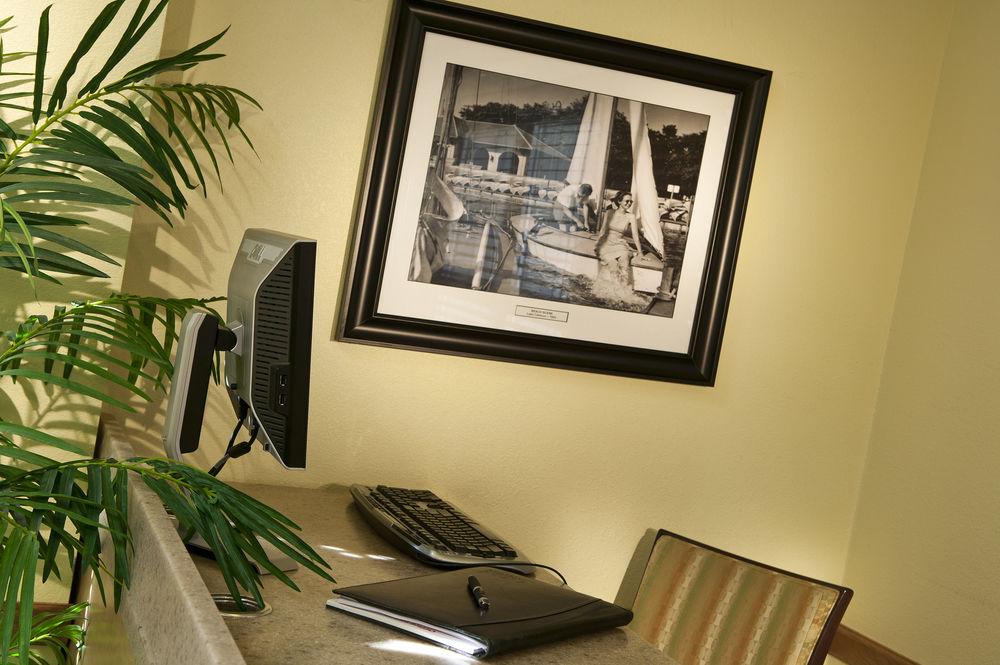 Towneplace By Marriott Detroit Hotel Livonia